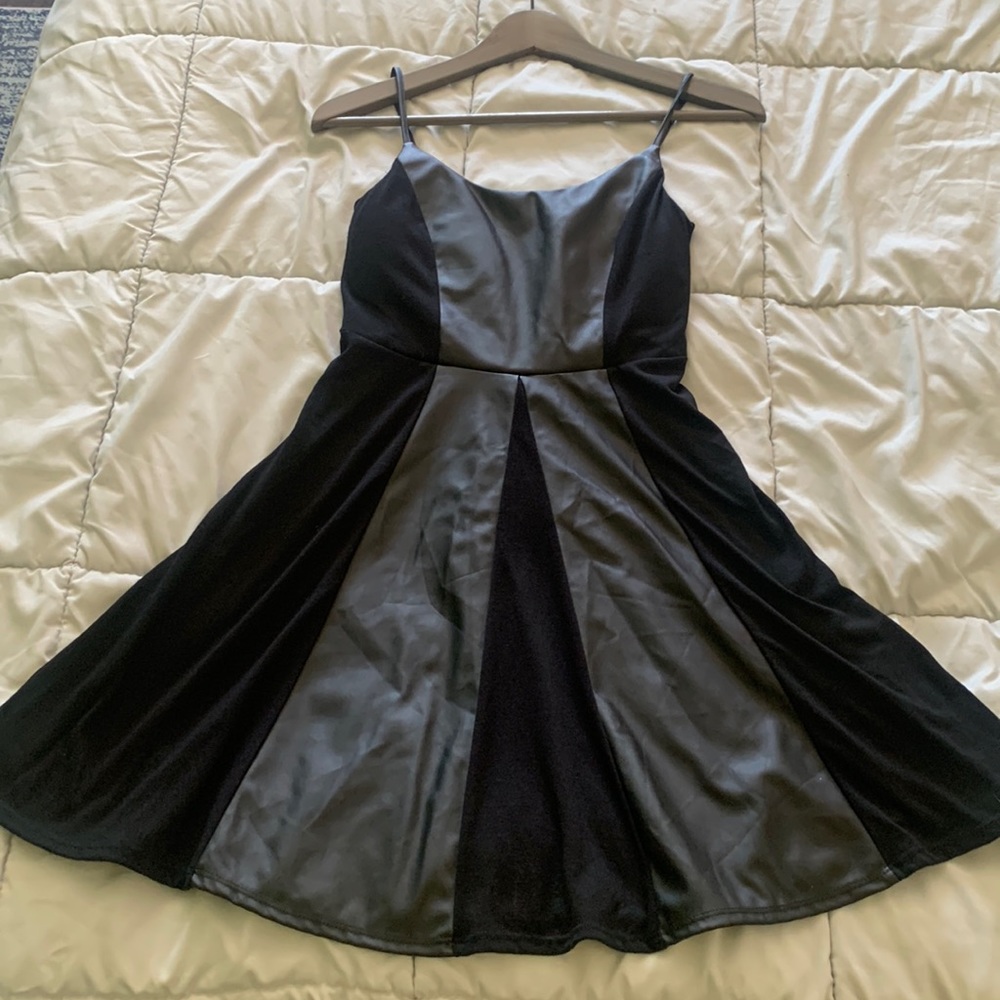 Vintage planet gold black spaghetti strap mini dress flows S